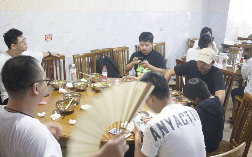 王昱珩：清华毕业不上班，带女儿逃课旅行，追求自己想要的生活