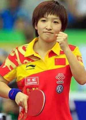 2015乒超刘诗雯丁宁(丁宁刘诗雯的爱恨情仇,小时候是闺蜜,长大后渐行