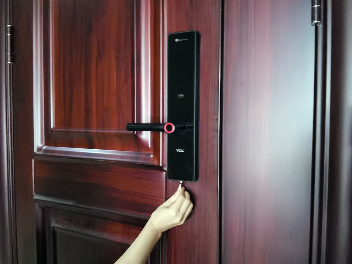 高灵敏度指纹解锁，华为HiLink VOC智能门锁X11全方位评测