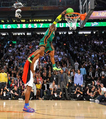 nba有哪些人比姚明高（NBA的最萌身高差：2米31法爾跪著比別人站著高，一對身高相差71cm）