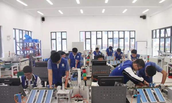 这所冷门学校，毕业生月薪过万，中年人看完想回炉重造