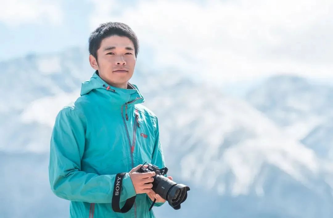 地理摄影的全球总冠军，这一次进军了彩妆界