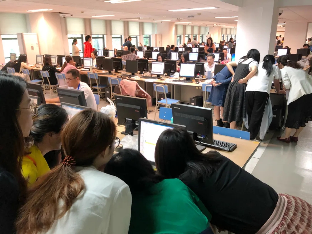 “过五关”般严格，高考阅卷老师来自哪里？研究生参与阅卷？