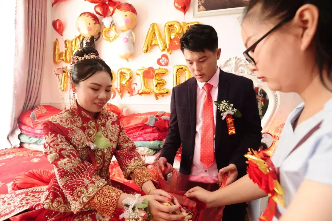 潍坊三胞胎考进同一所大学！高考分数连号！刚刚又同一天结婚！突然间，我又相信缘分了…