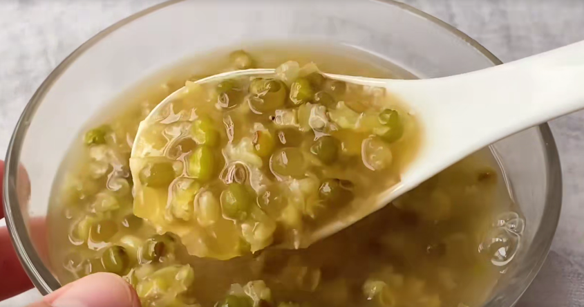 绿豆粥怎么做好吃又简单，夏天绿豆粥的制作方法窍门