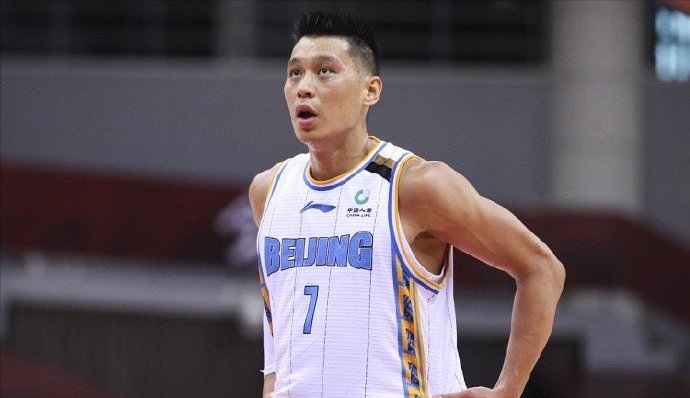 林书豪为什么还要冲击nba(提前一赛季放眼总冠军？林书豪回归CBA的5点原因，首钢诚意十足)