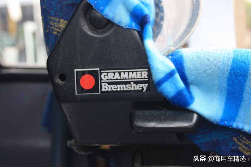 搭载道依茨V8风冷的国产豪华大客 曾经的北方尼奥普兰BFC6120客车