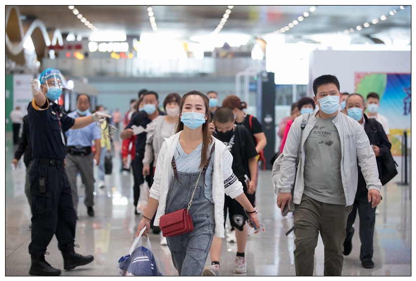 昆明机场“抗疫情·迎暑运”系列新闻报道｜多项举措确保旅客安全