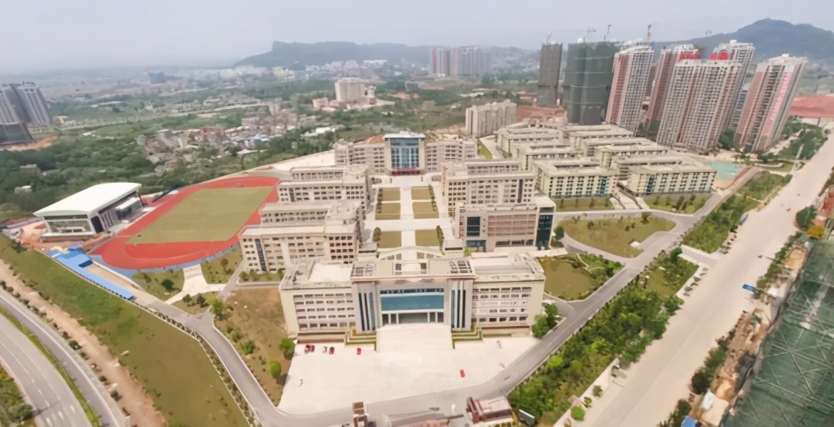 5,百色市:百色市有3所重点高中,百色民族高中实力要强一些.