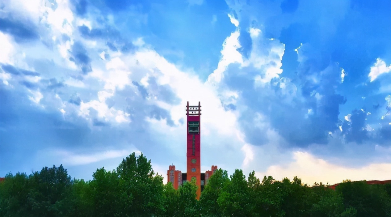 中国最美大学之一！占地面积5700余亩，坐拥24个食堂，还设有专属地铁站！