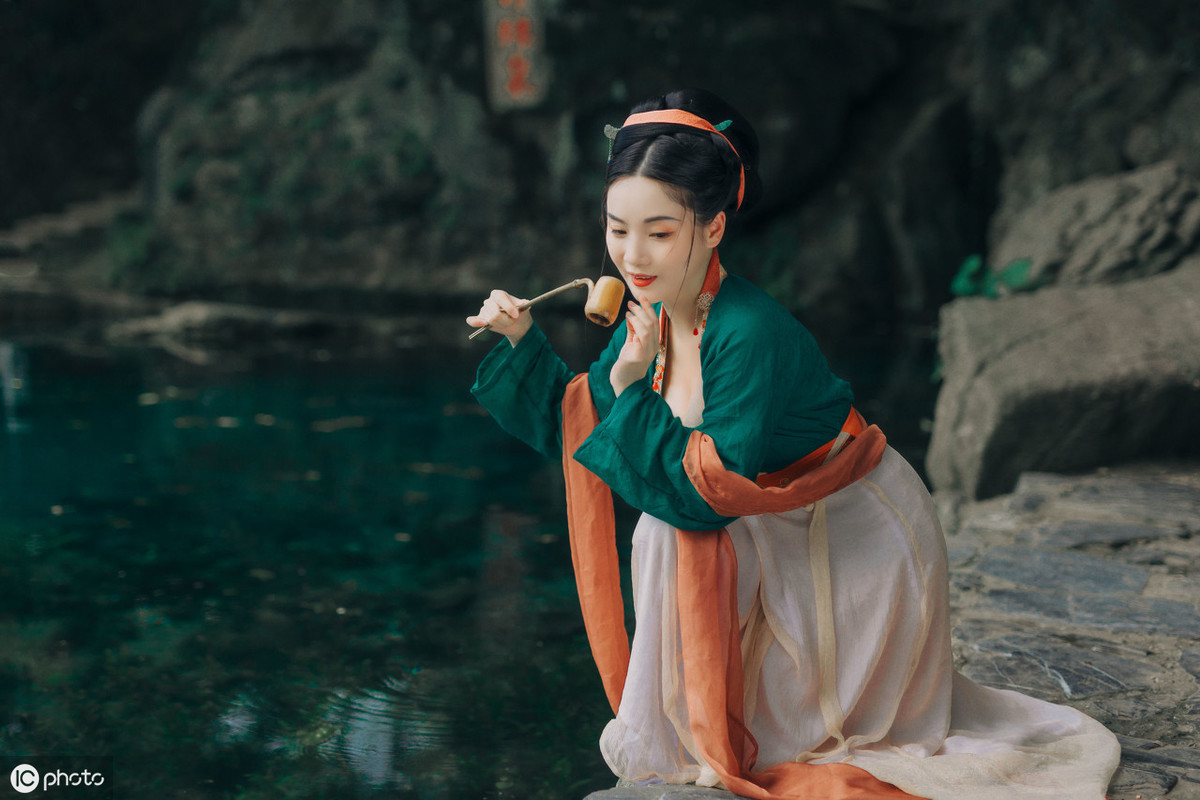 诗词｜如何“花式”夸人美？既要含蓄，又要很撩
