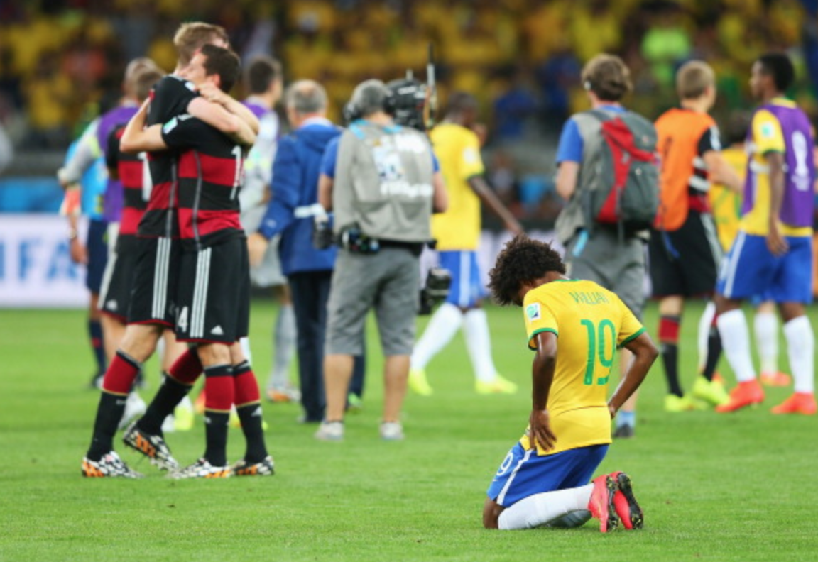 巴西和德国世界杯交战(巴西1比7惨败德国，众国脚不敢见人！路易斯：只有我出面承担责任)