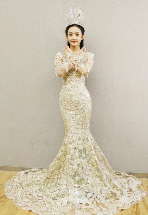 宋茜穿比基尼性感图片(宋茜荣获金鹰女神招来吐嘈声一片)