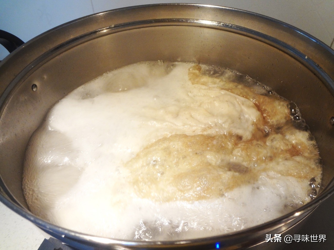 牛骨头汤的做法（手把手教你熬牛骨汤正确做法）