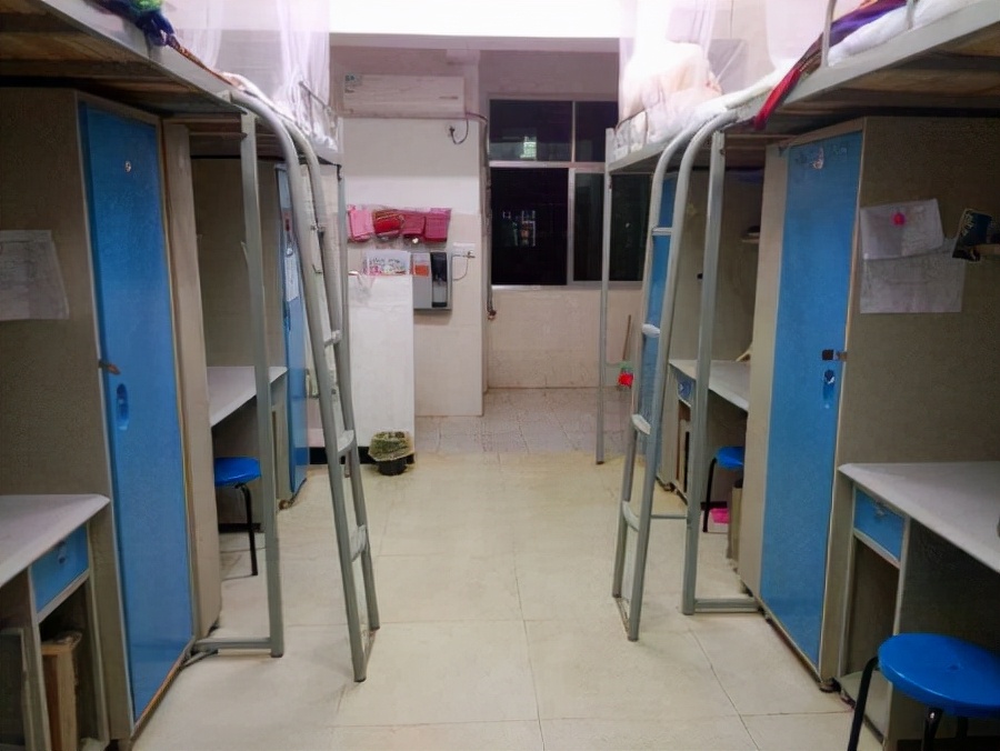 琼台师范学院是几本（海口经济学院是几本书）