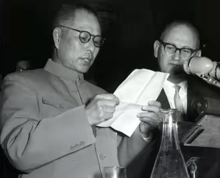 主席称他“满门英烈”，建国后任上海副市长，儿女一正国级三少将
