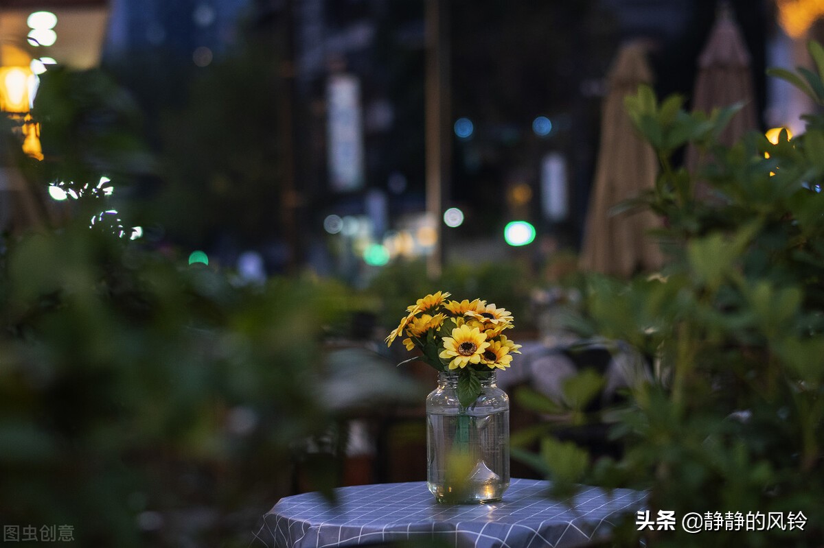 蒹葭苍苍、白露为霜。白露，一个如诗般优美的节气