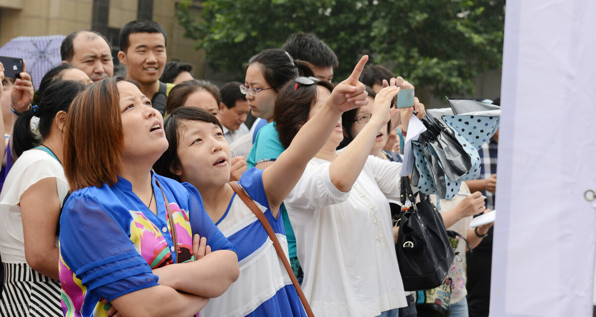 论高考外语改革中外语界的“失语”和“缺位”