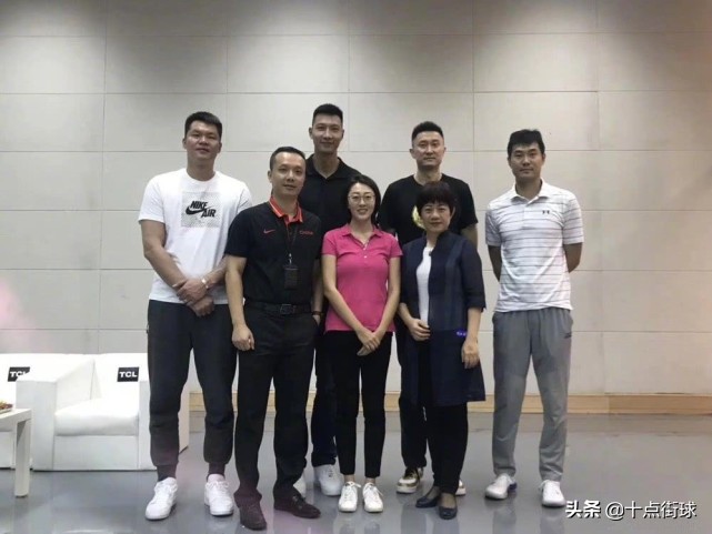 nba广东解说员有哪些(当年的广东男篮先发五虎：四人退役三人留队，王仕鹏为广东养人才)