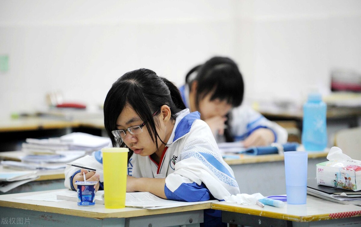 三轮复习很重要，每轮复习怎样做，高三学生可以稳步提高成绩？