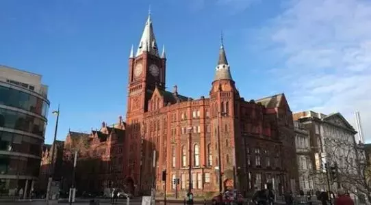 留学同学大多是国人是什么体验？这10所英国大学中国学生最多