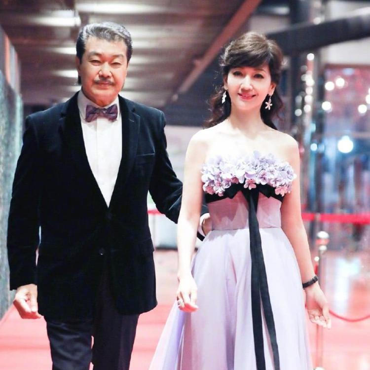 7位替“夫”还债的女星，刘涛不是最惨，今最大67岁，最小41岁