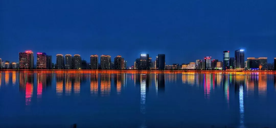 在哪里看西湖夜景最佳(杭州哪里拍夜景好看？我不说你认出来几个)