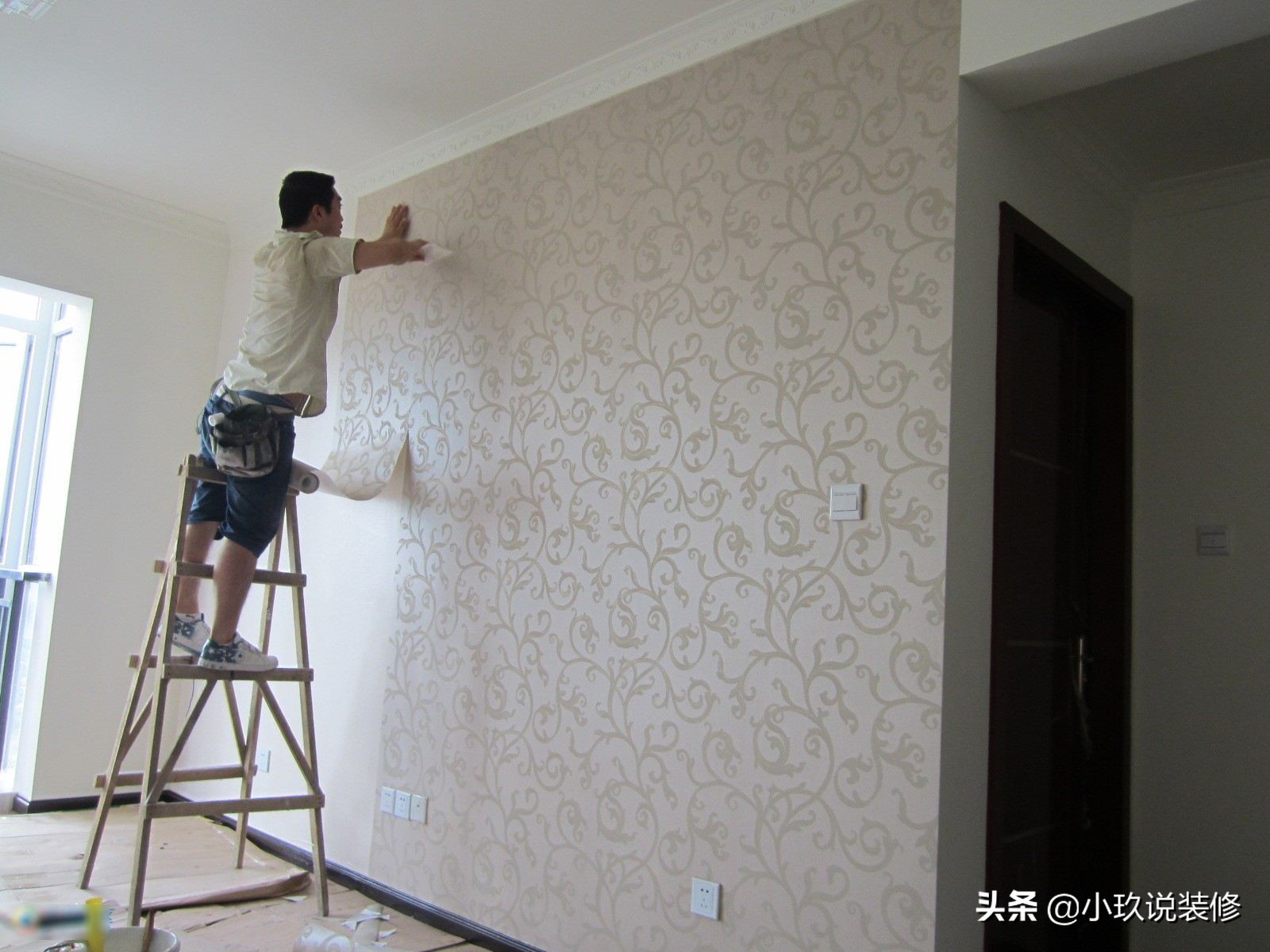 装修贴墙纸价格一览：每平米多少钱？