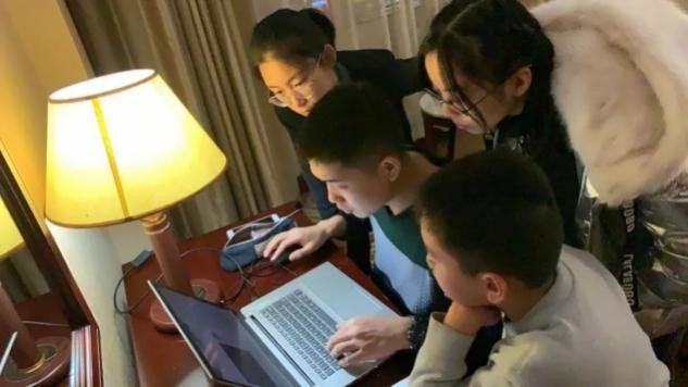 河南“男神学霸”：奖学金拿到手软，北大等8所“双一流大学”抢着要！