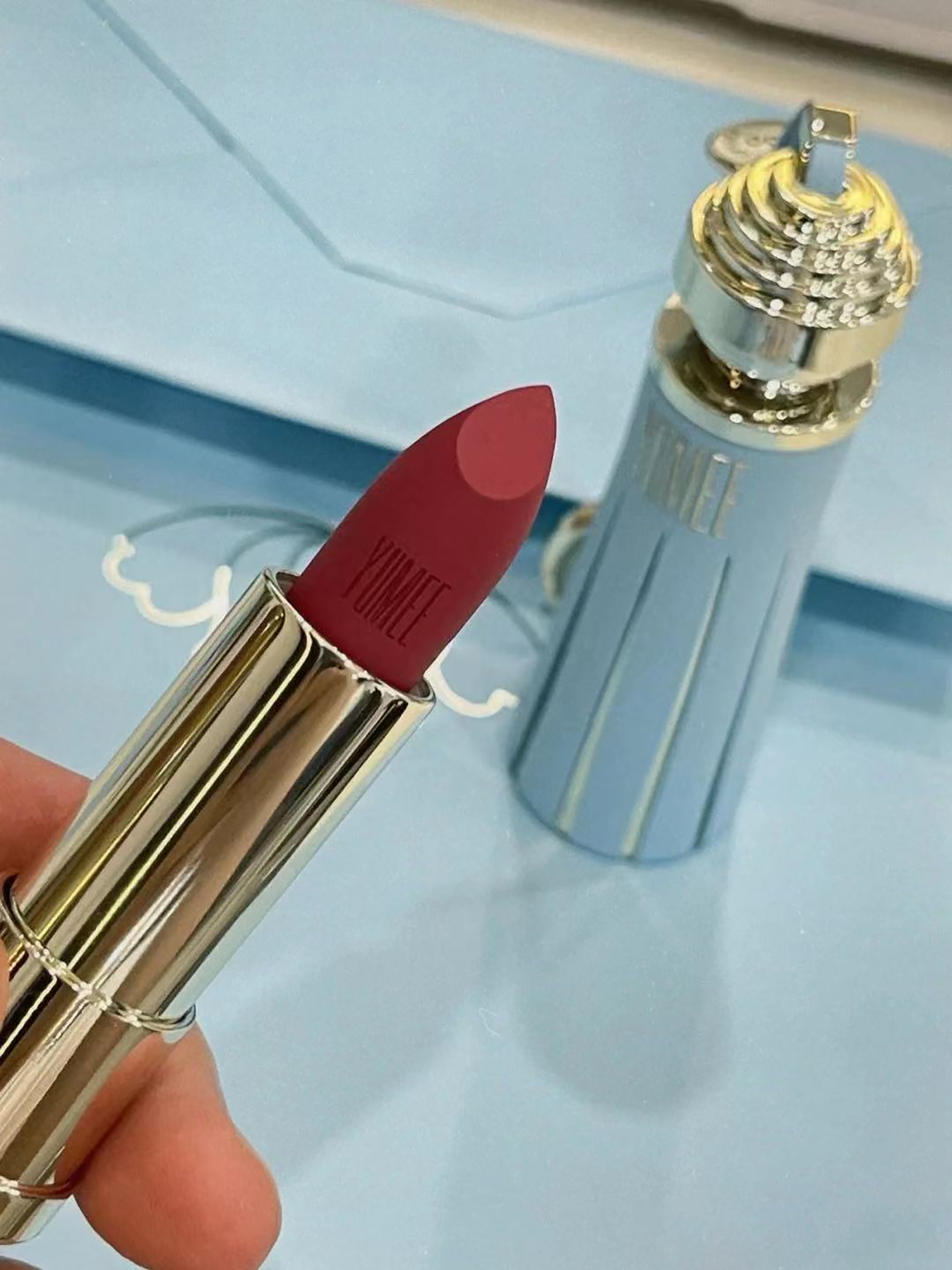 兰蔻口红价格一看就很贵