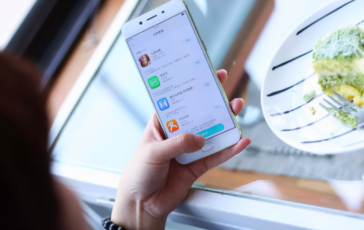 手機連接WiFi后，需要關掉數據流量嗎？運營商給出了“答案”