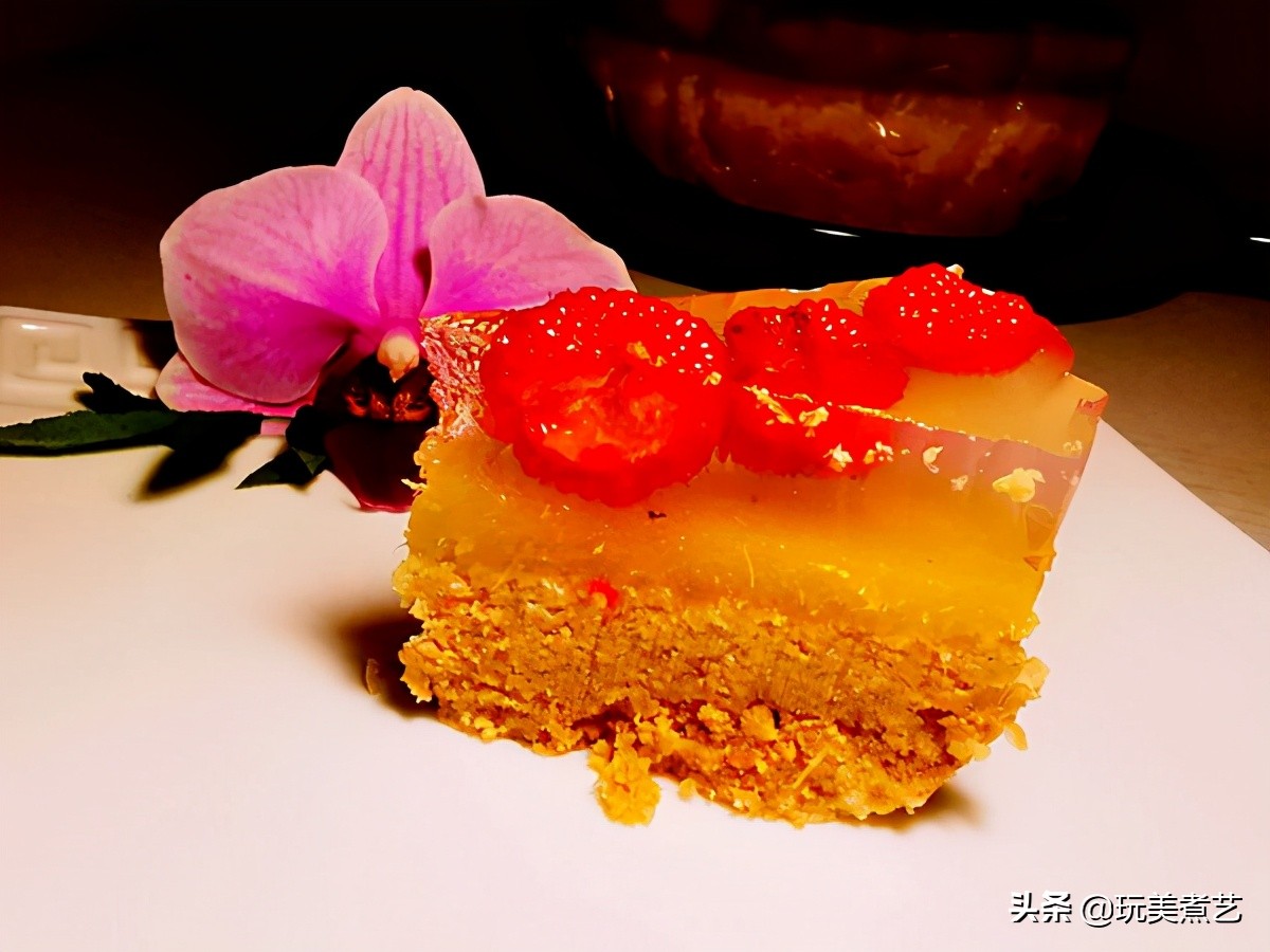 春光明媚好时光，树莓遇上菠萝，就来一个慕斯尝尝