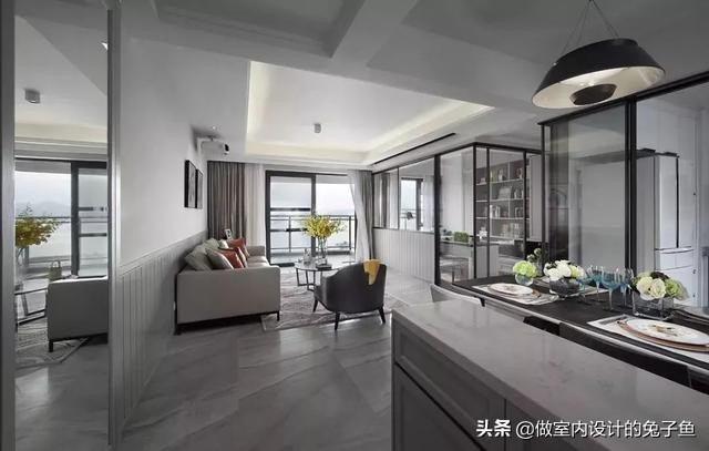 客厅有个梁，别瞎装修，利用这8种方式解决，完美