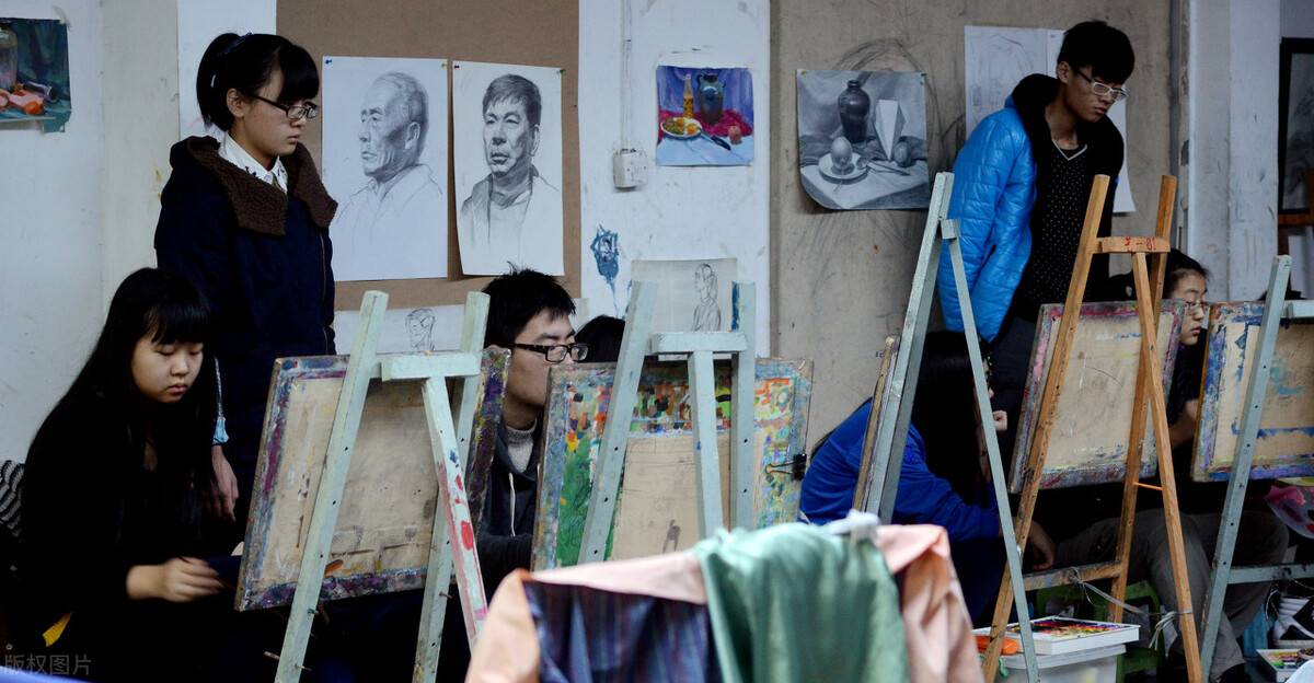 中央民族大学的五兄弟，个个美术设计专业实力很强录取成功率高