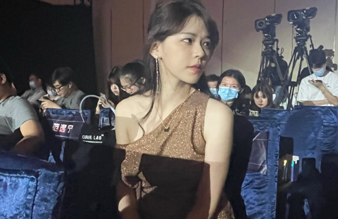企鹅电竞沫子收入(月赚100w的富婆?