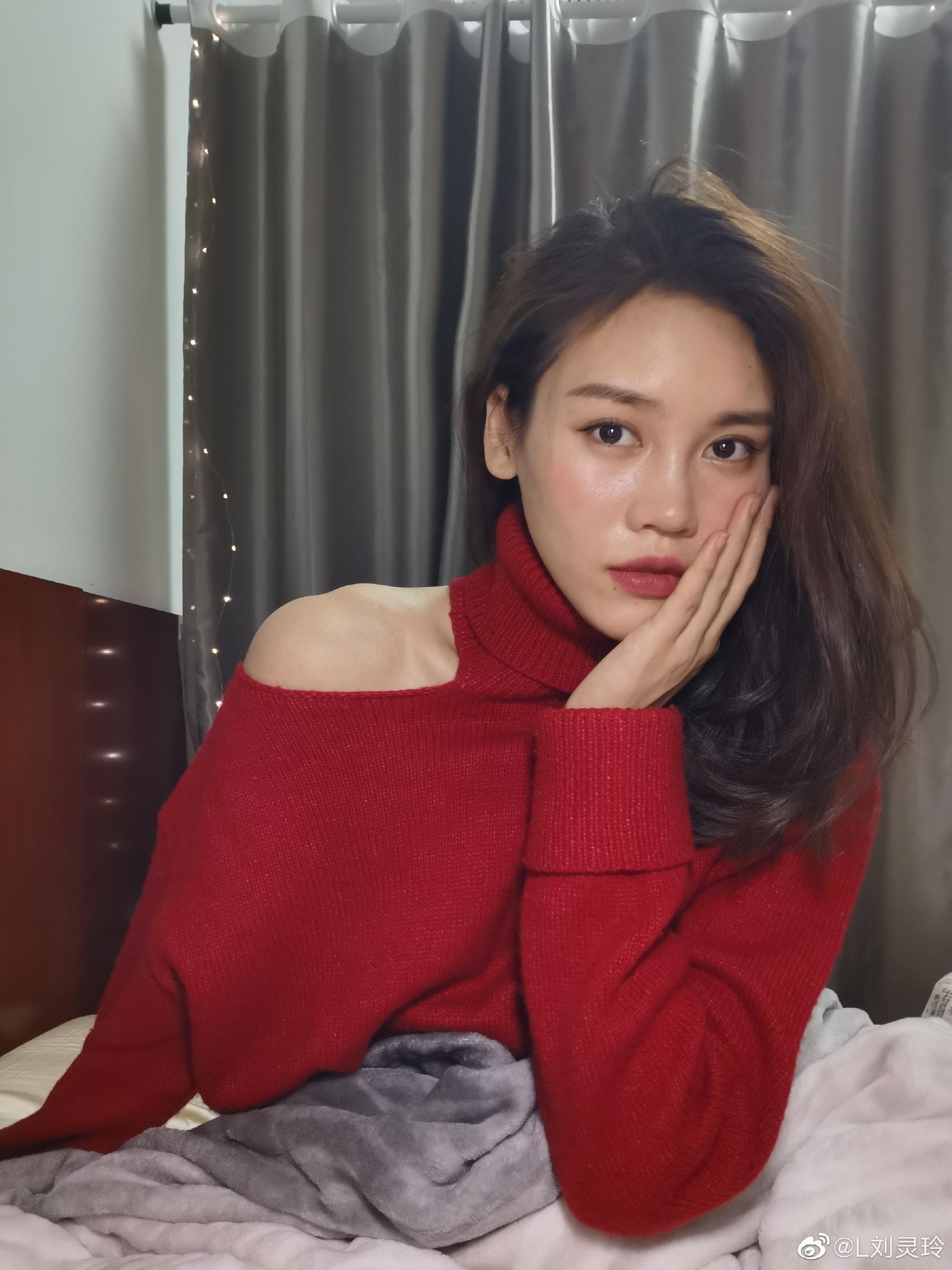 朱雪莹身高有多高（两位蹦床女神两种美！刘灵玲撞脸徐冬冬 朱雪莹素颜清新恋爱甜(图)）