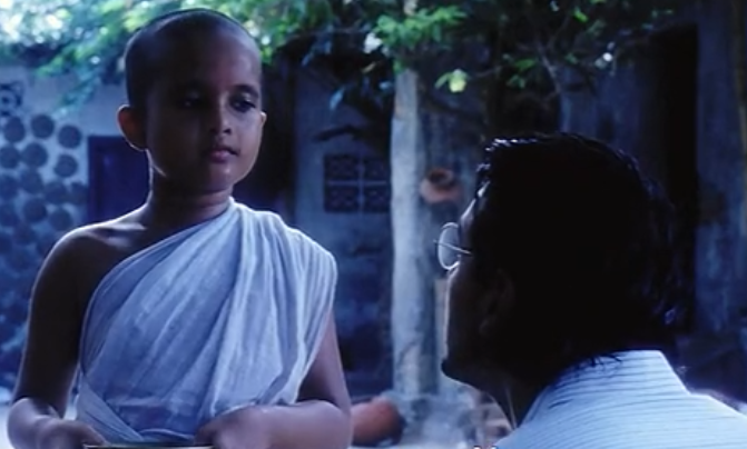 女孩8岁守寡，沦为宗教性奴，《月亮河》拍出了印度女性难言的痛