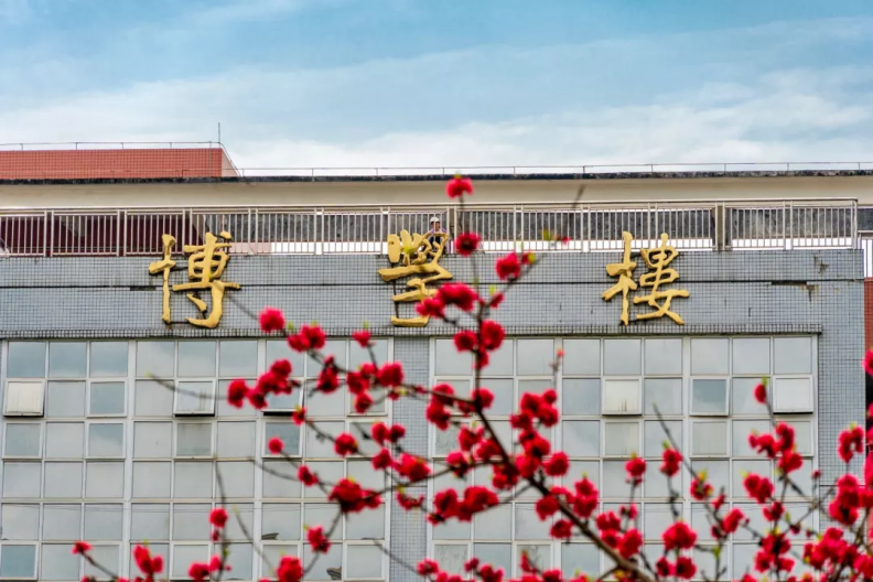 从1950到2020，这所由刘伯承元帅亲任校长的高等政法学府，如今70岁了！