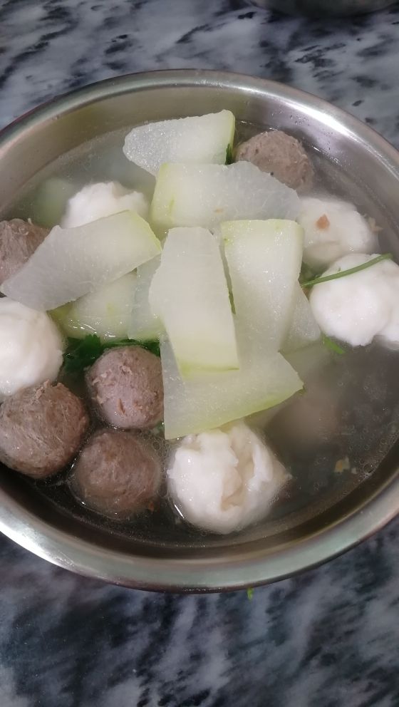 初二回娘家，爸妈备上一桌好饭菜，迎接女儿回家拜年，真幸福