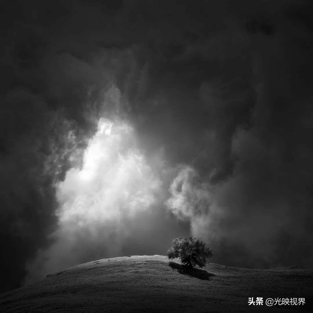 静谧的孤独-黑白极简主义摄影奖作品