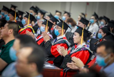 长春大学旅游学院隆重举行2020届学生毕业典礼暨学位授予仪式