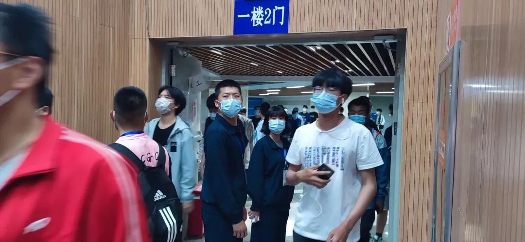 火了！参军入伍、成功考研！这些“高颜值”学霸，都来自东北同一所名校！