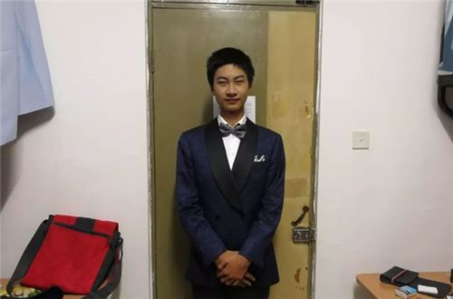 父母双残，捡过废品，以744分考上清华的庞众望，如今已读博士了