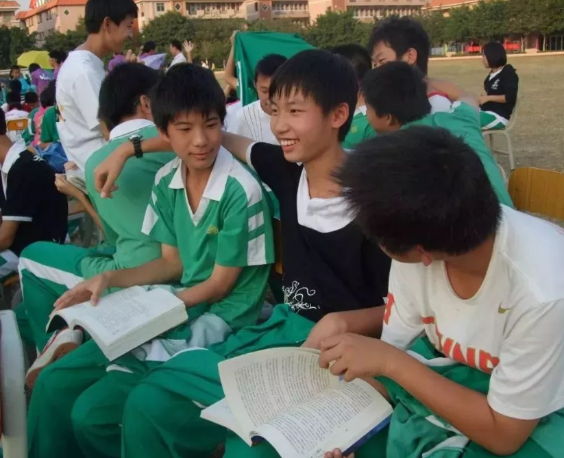 民办学校可能凉了？中小学要“民转公”，那私立老师要何去何从？