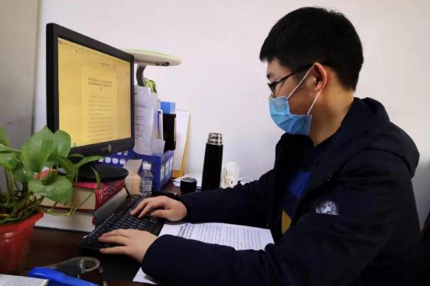 下半年有个“特殊公务员考试”，毕业生想要报考，需符合相应条件