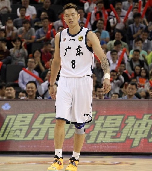 胡卫东当年为什么没去nba(错过NBA的中国球员！宋涛马健最可惜，胡卫东和朱芳雨两次拒绝)