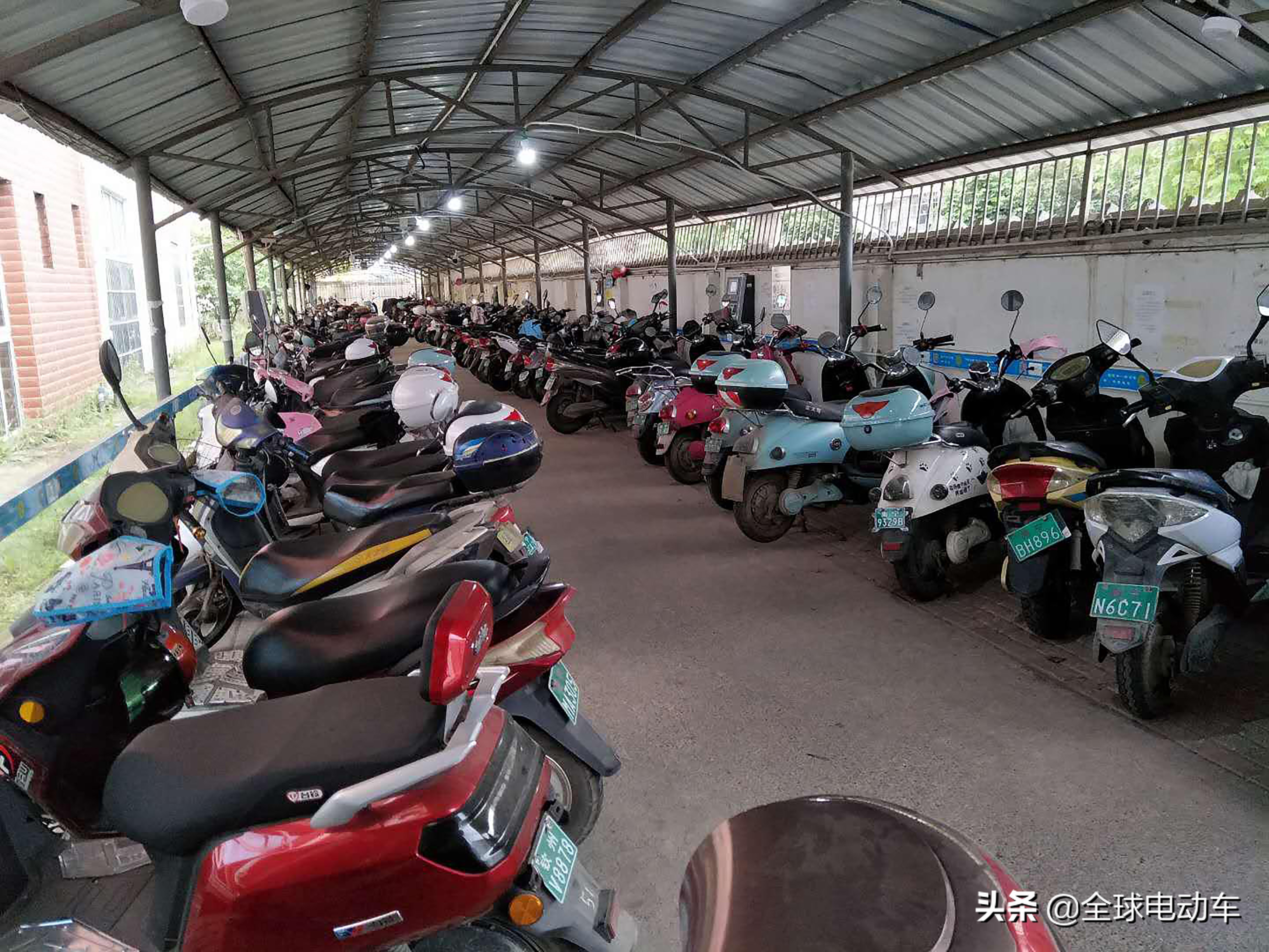 终于搞明白！电动车“每天充电”和“用完才充”，哪个更伤电池