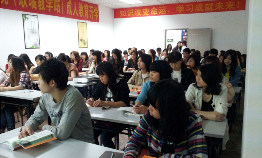 省内和省外读大学哪个好，一做对比差距很大，心里普遍没有安全感