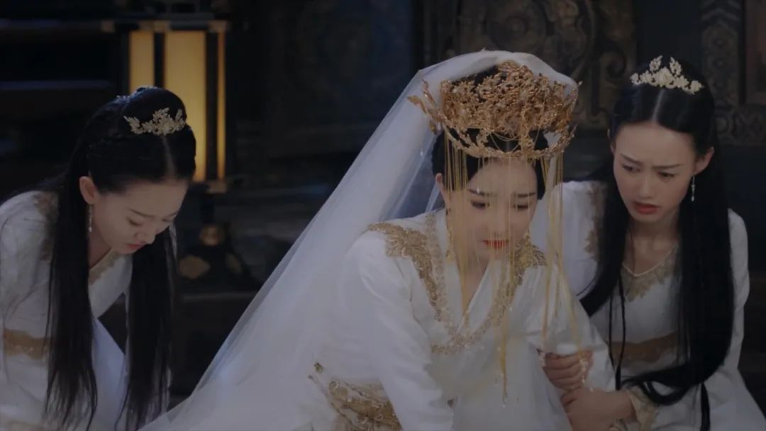 热搜一个接一个，可这部新剧却暴露了杨幂的“尴尬”处境