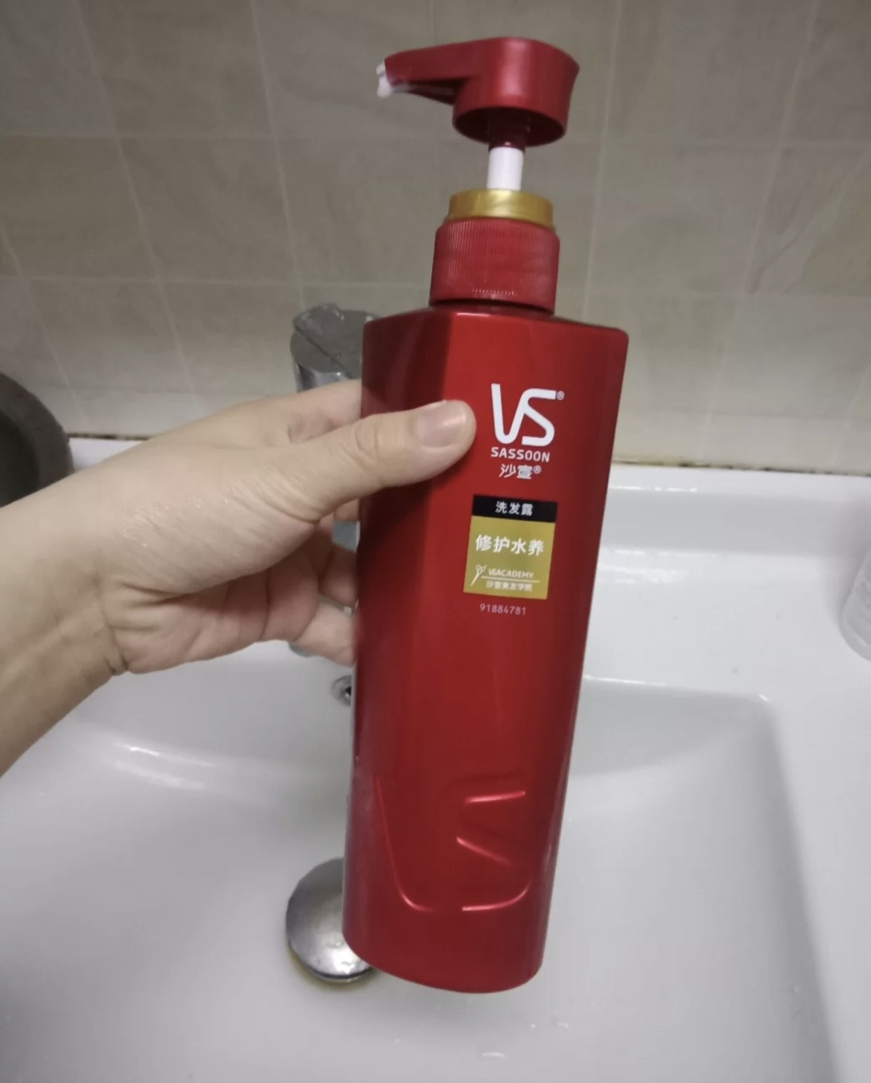 国货洗发水“吊打”大牌，峰花用了十几年，沙宣明星代言真不少